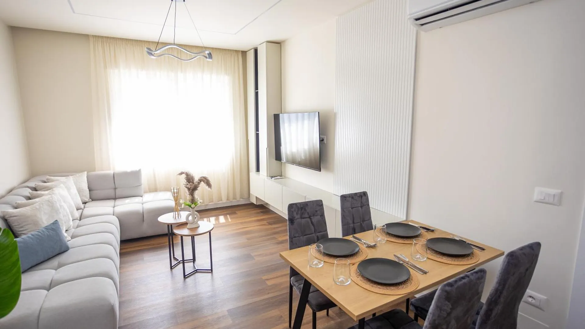 Iunn Apartment 3 Vlore
